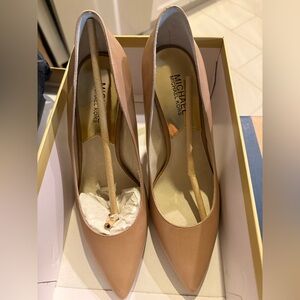 Michael Kors Arianna Pump